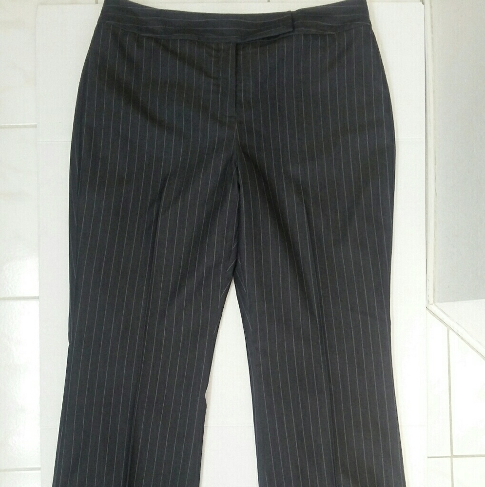 🌴 Pinn-Striped Dress Pants
